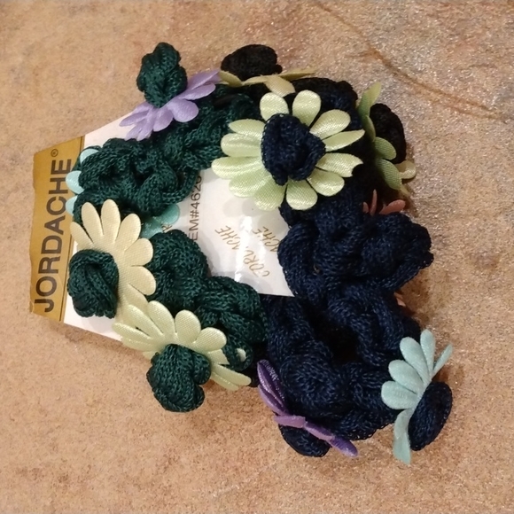 Flower Rubber Bands - Picture 1 of 3